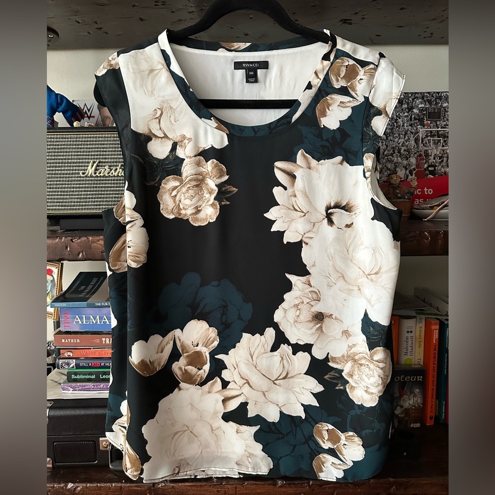 RW&CO - Silky Crepe Cap Sleeve Blouse